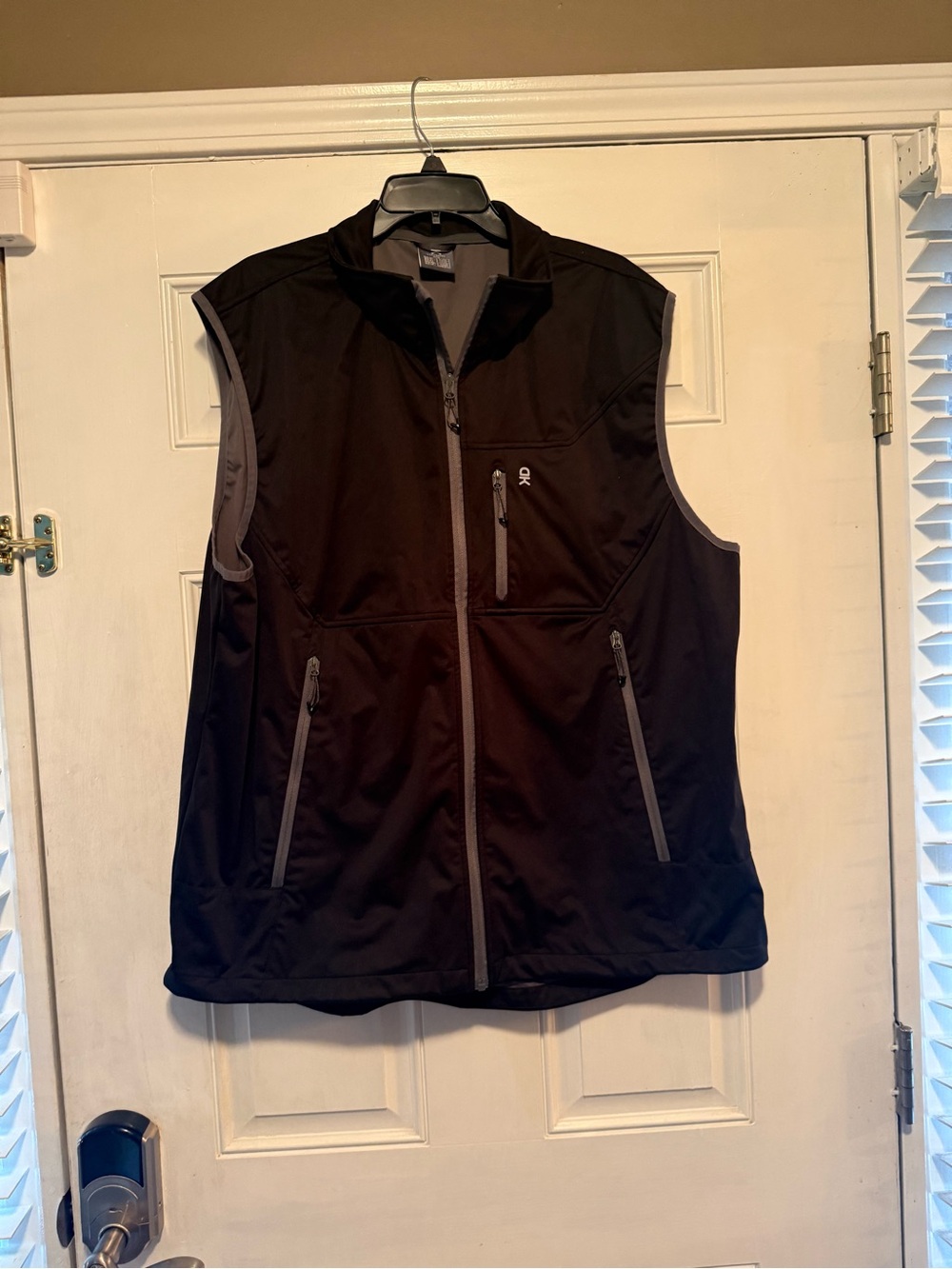 Men's Black Softshell Vest with Gray Trim - Outdoor Performance